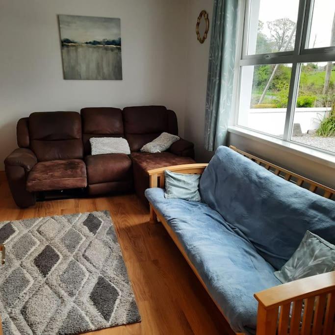 Cheerful Three Bedroom Country Cottage Ballina  Exterior photo